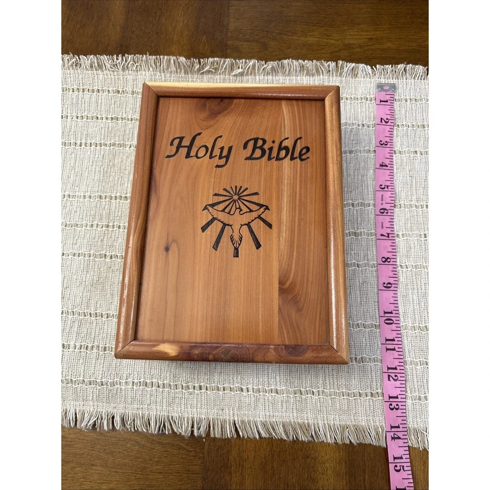 🔥 Vintage • Cedar Box Wooden Storage Case With Holy Bible • King James Version